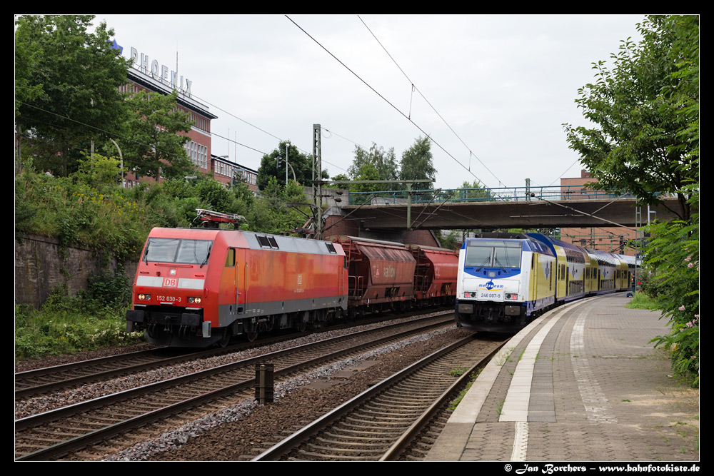 152 030 und 246 007 in Hamburg-Harburg