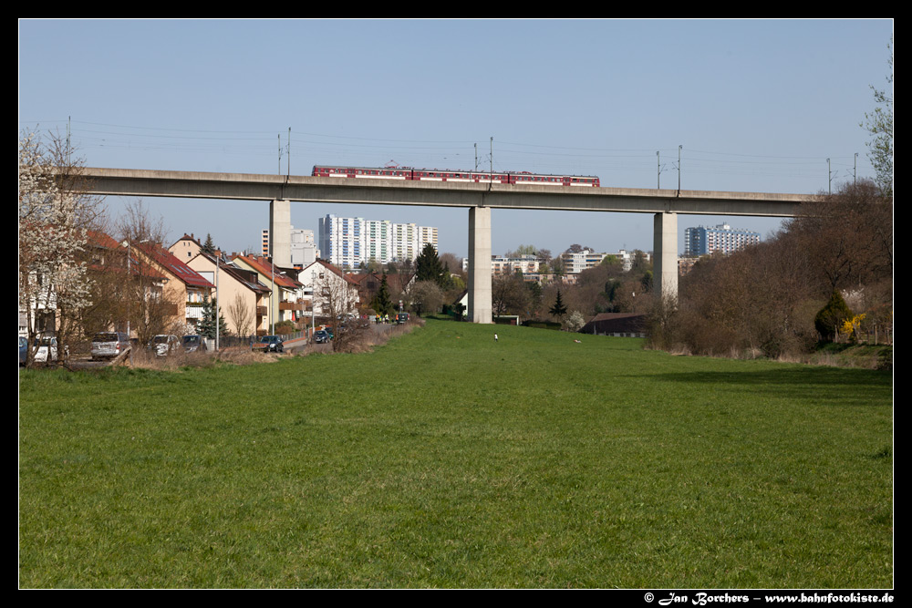 425 120 auf dem Feuerbach-Viadukt